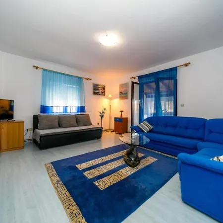 Bozena - Two Bedroom Apartment Krk Town